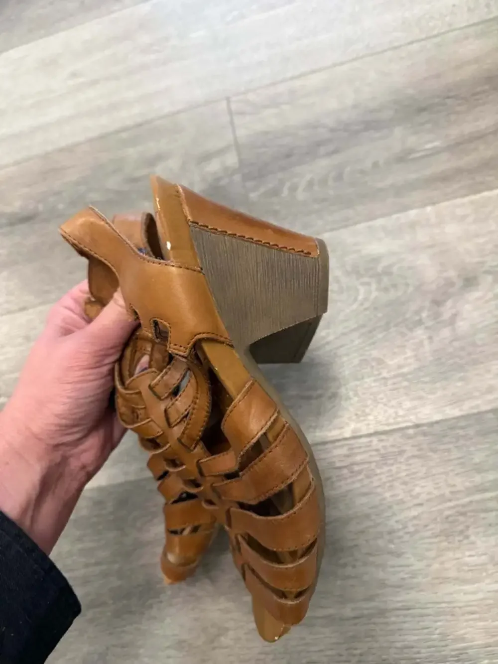Cobb Hill Women's Tan Strappy Leather Block Heel Sandals size 39